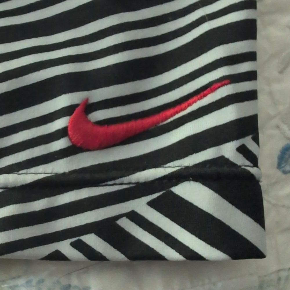 Nike Womens Black White Red Print Nylon Shorts Size Medium - Picture 4 of 5